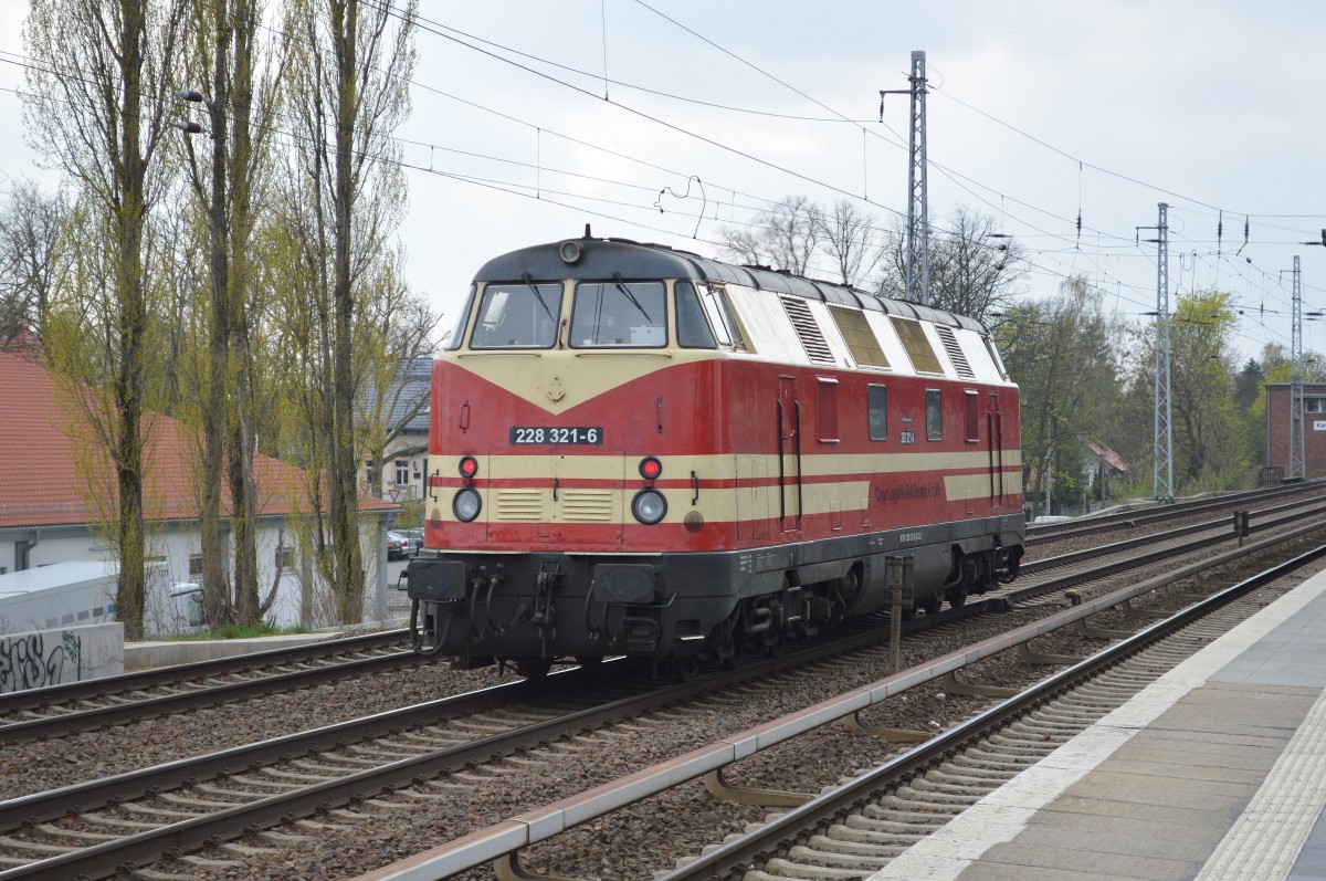Nachschuss von CLR Lok 228 321-6 am 07.04.14 Berlin-Karow.