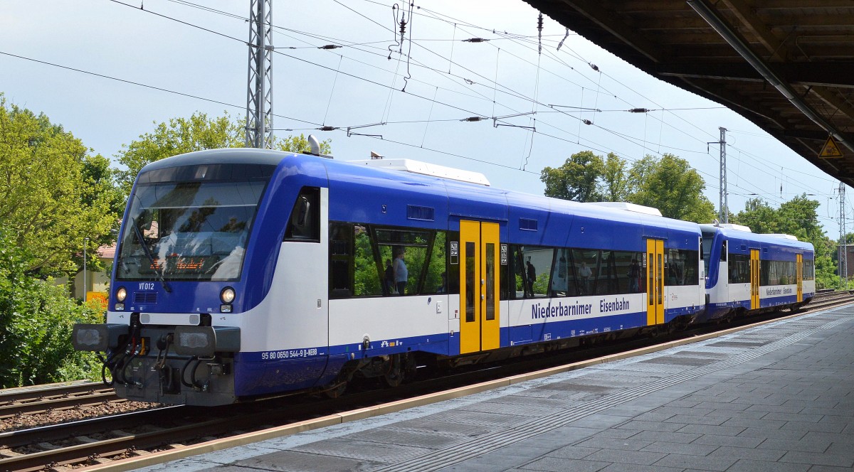 Noch mal in die andere Richtung NEB VT 012 (650 544-9) * VT 010 (650 542-3) als RB27 nach basdorf am 11.07.14 Berlin-Karow. 