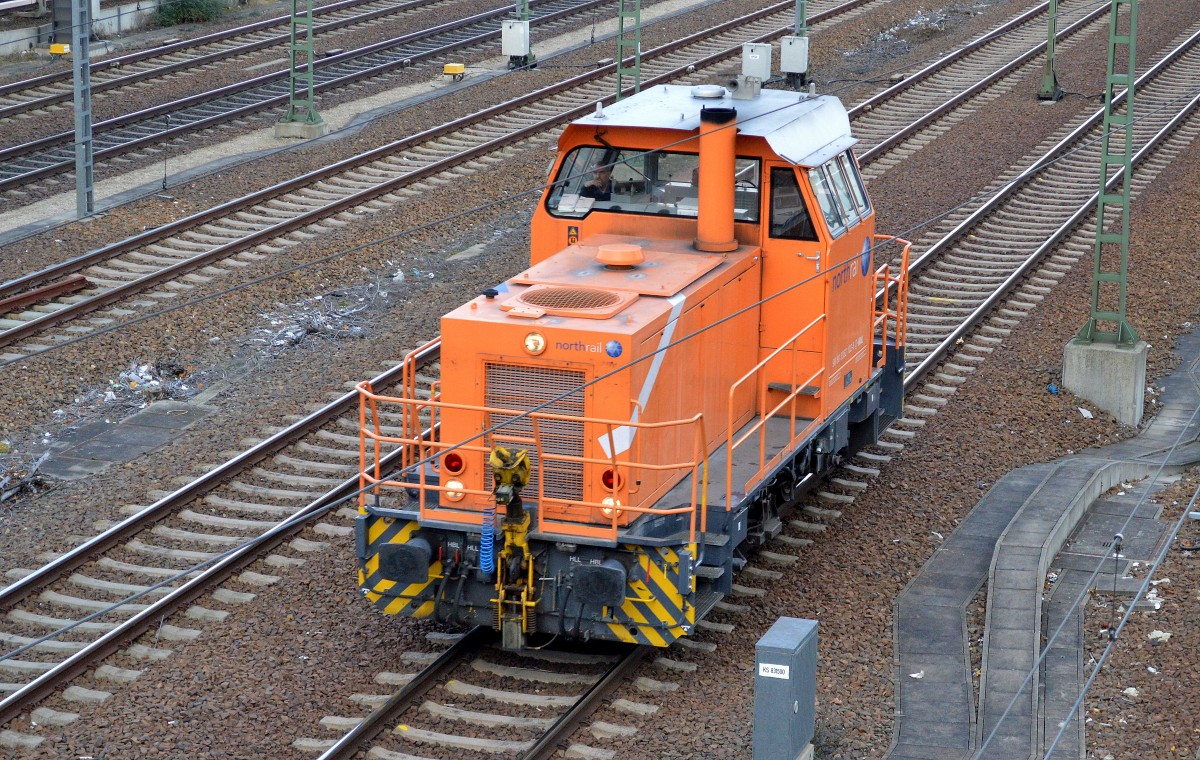 Northrail Mietlok der DB 352 102-8 am 04.11.14 Berlin-Beusselbrücke Richtung Berlin-Grunewald.
