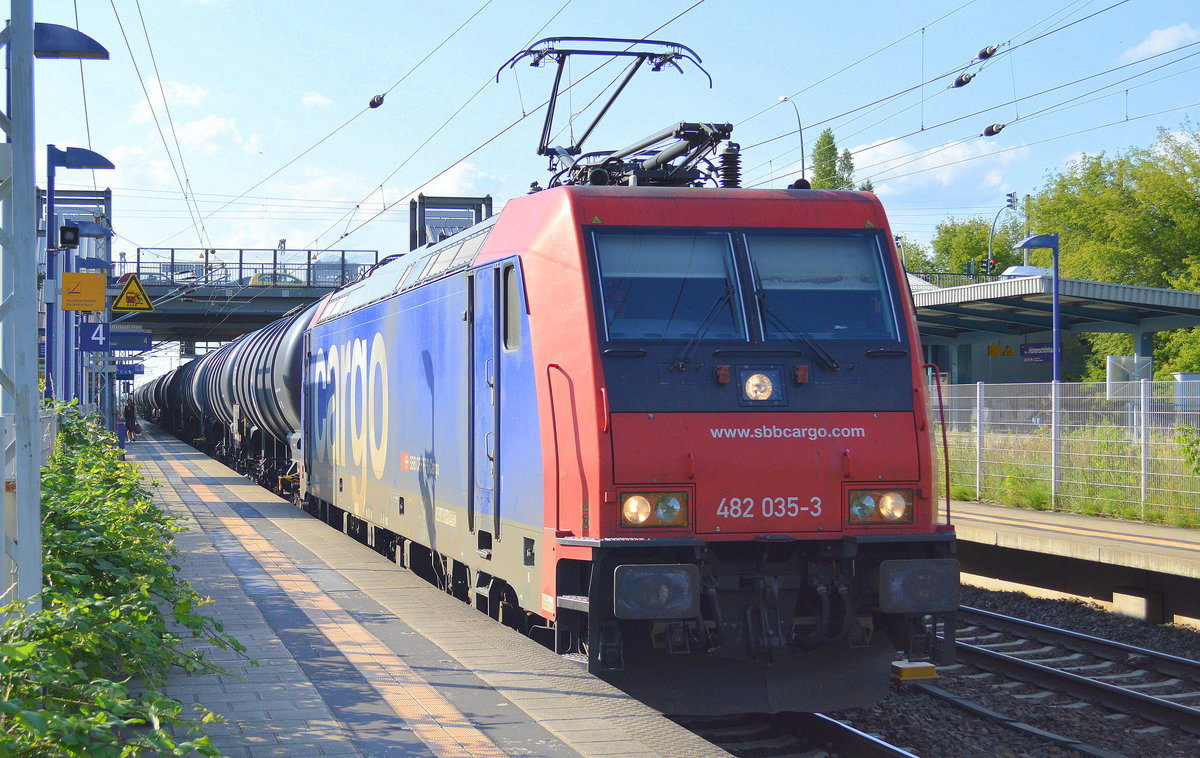 Raildox mit RE 482 035-3 und Kesselwaenzug am 06.07.17 BF. Berlin-Hohenschönhausen.