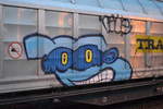 graffiti-an-bahnfahrzeugen/590763/beleuchtungstest-ca-420-uhr-morgens-bf Beleuchtungstest ca. 4:20 UHR morgens Bf. Hamburg-Harburg, Graffiti an einem Schiebewandwagen am 20.06.17