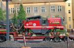 Asphaltfrse WIRTGEN W 150 wird gerade auf Tiefladehnger gebracht zum Straenbelagabri in der Berliner Str. Berlin-Pankow am 28.07.10
