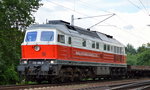 Eine der wenigen Ludmillas die noch mit dem East-West-Railways Logo und der Registrierung D-DBSRP für DB Schenker Rail Polska unterwegs ist, die 232 484-6 mit einem Leerzug Drehgestell-Flachwagen am 02.06.16 Berlin-Wuhlheide.