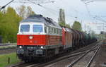 BR 232/585928/232-294-9-mit-185233r-und-kesselwagenzug 232 294-9 mit 185ér und Kesselwagenzug am Haken am 27.04.17 Berlin-Hohenschönhausen.