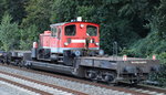 Am Ende eines gemischten Güterzuges entdeckte ich noch diesen Sondertransportwagen für Kleinloks der DB mit der Nr. 80 80 D-DB 9719 144-5 Uais 200 mit der Überführung einer Köf III mit der Nr. 335 163-2[NVR-Nummer: 98 80 3335 163-2 D-DB] am 07.09.16 Eichwalde bei Berlin Richtung Königs Wusterhausen. 