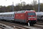 101 125-3 mit der Berlin-Warschau Express Wagengarnitur, 16.04.12 Berlin Greifswalder Str.