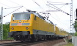 BR 120/524638/db-netz-mit-gleismesszug-angschoben-von DB Netz mit Gleismesszug angschoben von 120 160-7 am 18.07.16 Berlin-Wuhlheide.