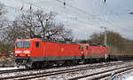 Nicht alltägliche 143ér DB Doppeltraktion mit 143 837-3 + 143 062-8 mit einem langen Ganzzug leerer Drehgestell-Flachwagen für Coil-Transporte Richtung Königs-Wusterhausen am 16.01.17 Berlin-Grünau.