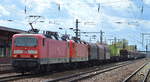 Doppeltraktion 143 926-4 + 143 ???-? mit gemischtem Güterzug am 22.04.17 BF. Flughafen Berlin-Schönefeld.