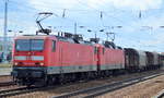 Doppeltraktion 143 354-9 + 143 225-1 mit Stahlcoil-Transportzug am 26.04.17 BF. Flughafen Berlin-Schönefeld.