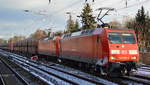 Doppeltraktion 145 060-0 + 145 007-1 mit Erzzug (leer) am 16.01.17 Berlin-Hirschgarten.
