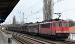 155 138-1 an einem Güterzug gezogen von 298 324-5 am 09.01.15 Richtung Bernau in Berlin-Karow.