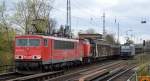 155 075-5 mit 298ér und gemischtem Güterzug am 17.04.15 Berlin-Karow.