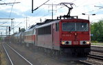 155 006-0 mit Ludmilla und gemischten Güterzug am Haken am 19.07.16 Bf. Flughafen Berlin-Schönefeld.