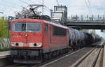 155 261-1 mit Kesselwagenzug am 03.05.16 Berlin-Hohenschönhausen.