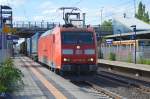 185 046-0 mit KLV-Zug am 15.06.15 Durchfahrt Bhf.