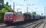 185 208-6 mit einem langen gemischten Güterzug für Stahlerzeugnisse (leer) am 17.06.15 Berlin-Hirschgarten.