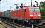 185 245-8 mit Containerzug am 08.08.17 Berlin-Hirschgarten.
