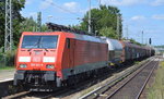 BR 189/514433/189-021-9-mit-gemischtem-gueterzug-am 189 021-9 mit gemischtem Güterzug am 13.08.16 Durchfahrt Bf. Königs Wusterhausen.