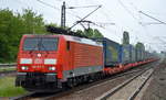DB Schenker Rail mit 189 017-7 mit einem Ganzzug ihrer neuesten Taschenwagen-Gelenkwagen Generation vom Typ Sdggmrs 738.1 (Ladegut LKW-WALTER Trailer) und siehe da wie auch bei den modernen
