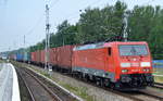 189 011-0 mit Containerzug am 07.07.17 Mühlenbeck bei Berlin