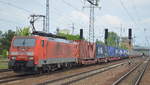 189 005-2 mit Container-/KLV-Zug am 13.05.17 Bf.