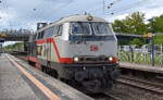 br-218/917973/db-fernverkehr-ag-frankfurt-main-fahrzeugnutzer DB Fernverkehr AG, Frankfurt (Main), Fahrzeugnutzer: Inselverkehre Sylt mit ihrer farbig gestalteten '218 497-6 (NVR: '92 80 1218 497-6 D-DB') �berraschend am 11.06.26 Durchfahrt Bahnhof Berlin Hohensch�nhausen.