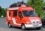 Einsatzleitwagen ELW 1 der Freiwilligen Feuerwehr in Lauterbach (Hessen), ein MB Sprinter 310 D Indienststellung 2000 am 24.05.14 in Lauterbach.