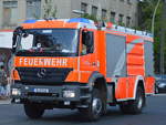 Ein TLF 24/50 auf MB Fahrgestell der FF Berlin-Karow am 11.05.16 Großbrand Berlin Lichtenberg Hertzbergstr.