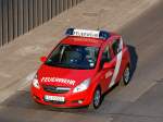 Ein Konzept nicht ganz neu aber mit neuen Wagen ausgestattet ist unter der Bezeichnung  First responder  der Berliner Feuerwehr in Berlin inzwischen Alltag, wenn alle NAW, RTW und NEF Wagen gerade