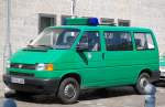 Der klassische Halbgruppenkraftwagen der Bundespolizei ist der VW Transporter T4, 31.07.08 Bhf.