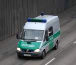 Ein MB Sprinter 313 CDI zur Gefahrgutberwachung in Berlin, 06.03.09 Berliner Stadtautobahn Hhe Knobelsdorffstr. 
