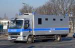 Der Große Gefangenentransportwagen der Berliner Polizei ein DAF LF 45.220 am 27.2.15 Berlin-Tiergarten.