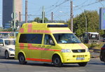 VW Krankentransportfahrzeug aus Berlin Fa? am 15.09.16 Berlin-Marzahn.