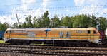 private-evu/893833/rcl---rail-cargo-logistics-- RCL - Rail Cargo Logistics - Germany GmbH, Frankfurt (Main) [D] mit der von LTE untervermieteten geleasten ELP Eurodual Lok '2159 256-7' [NVR-Nummer: 90 80 2159 256-7 D-ELP] und einem Knickkesselwagenzug für Kreideschlamm pausiert im Bahnhof Schönefeld b. Berlin am 27.08.25