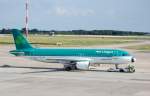 Ein irischer Aer Lingus Airbus A320-214 (EI-DEJ) am 19.07.08 Flughafen Berlin-Schnefeld.