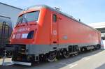 Noch mal im Seitenprofil, die neue rumänische Transmontana E-Lok 91 53 0 480 017-9 für die DB Schenker Rail Rumänien auf der Inno Trans Berlin 28.09.14