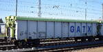 0-gattung-t-gueterwagen-mit-oeffnungsfaehigem-dach-fotos/913341/drehgestell-hochbordwagen-mit-hydraulischem-schwenkdach-vom-einsteller Drehgestell-Hochbordwagen mit hydraulischem Schwenkdach vom Einsteller GATX Rail Germany GmbH mit der Nr. 37 TEN GE 80 D-GATXD 0806 122-8 Tamns in einem gemischten Güterzug am 15.04.26 Höhe Bahnhof Senftenberg.