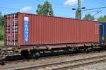 Auch diese rotbraunen Container gehren zur US-amerikanischen CRONOS Group, 12.08.14 Bhf.