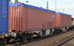 container/525492/gelenk-containertragwagen-vom-einsteller-aae-mit-der Gelenk-Containertragwagen vom Einsteller AAE mit der Nr. 37 RIV 80 D-AAEC 4952 065-3 Sggmrs 90´.111 am 28.07.16 Bf. Flughafen Berlin-Schönefeld.