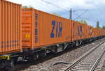 Die orangen 40’ Standard-Container des ZIH Eastbound Europe-China Railway Express aus Zhengzhou am 09.05.17 Bf.