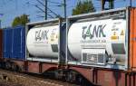 Zwei Kesselcontainer von TANK MANAGEMENT AS für Lebensmitteltransporte am 04.09.14 Bhf. Flughafen Berlin-Schönefeld.