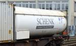 Gasdruck-Container der Fa. SCHENK TRANSPORT für den Transport lt-UN-Nr. 23/1033 = Dimethylether (Treibgas) am 28.03.15 Berlin-Wedding. 