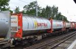 Zwei belgische Kesselcontainer der Intermodal-Transportfirma HUKTRA am 13.07.15 Berlin-Hirschgarten.