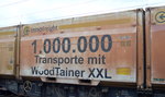 Innofreigt Woodtainer mit Holzhackschnitzel beladen mit der Aufschrift 1.000.000 Transporte mit WoodTainer XXL am 20.04.16 Bf.