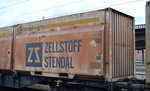 Innofreigt Woodtainer mit Holzhackschnitzel beladen mit der Aufschrift ZS ZELLSTOFF STENDAL am 20.04.16 Bf. Flughafen Berlin-Schönefeld.