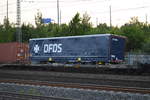 lkw-auflieger-klv/590793/dfds-lkw-auflieger-auf-taschenwagen-am-200617 DFDS LKW-Auflieger auf Taschenwagen am 20.06.17 Hamburg-Harburg.