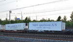 Zwei dänische LKW-Auflieger der Sped. N&K spedition A/S ESBJERG - DENMARK auf Taschenwagen am 20.06.17 Hamburg-Harburg.