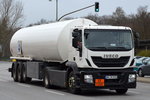 Ein IVECO STRALIS 400 Tanksattelzug der Fa. HOYER im Auftrag von ARAL (Benzin) am 31.03.16 Berlin-Marzahn.