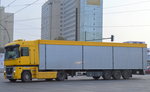 Sattelzuge/527334/renault-magnum-480-zugmaschine-mit-trailer RENAULT MAGNUM 480 Zugmaschine mit Trailer am 10.11.16 Berlin-Marzahn.